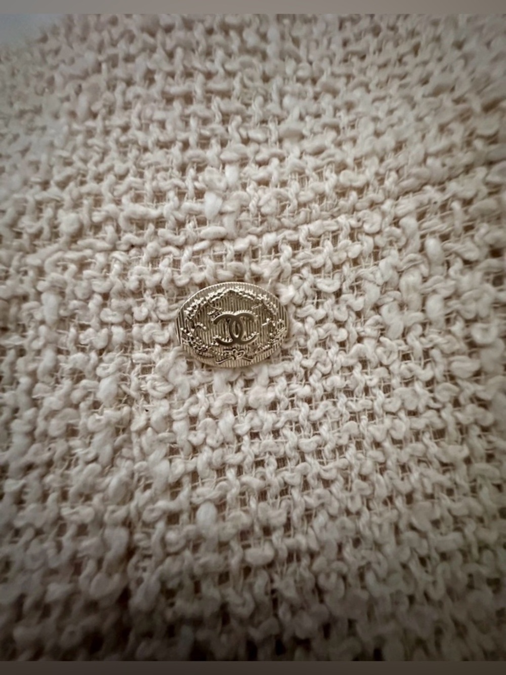 CHANEL Cream Textured Mini Skirt - Picture 6 of 10